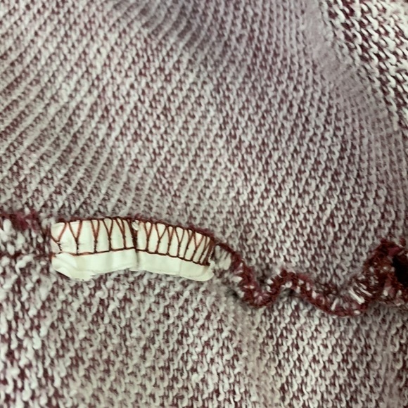t6 Aztec print old navy burgundy cropped sweatshirt size small - Picture 7 of 11